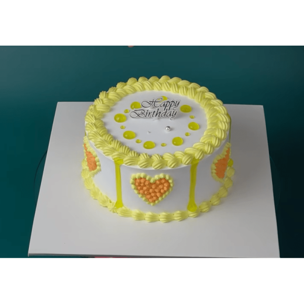 round shape pineapple flavour cake