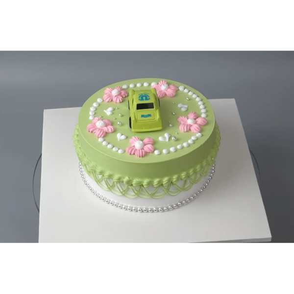 green car theme cake